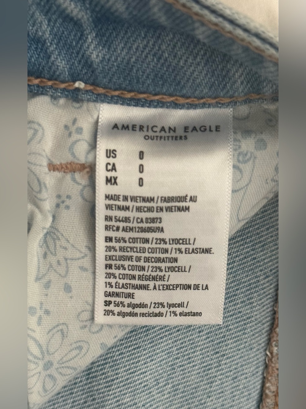 American Eagle Women’s Perfect Shortie Distressed Denim Shorts - Size 0 - Picture 4 of 4